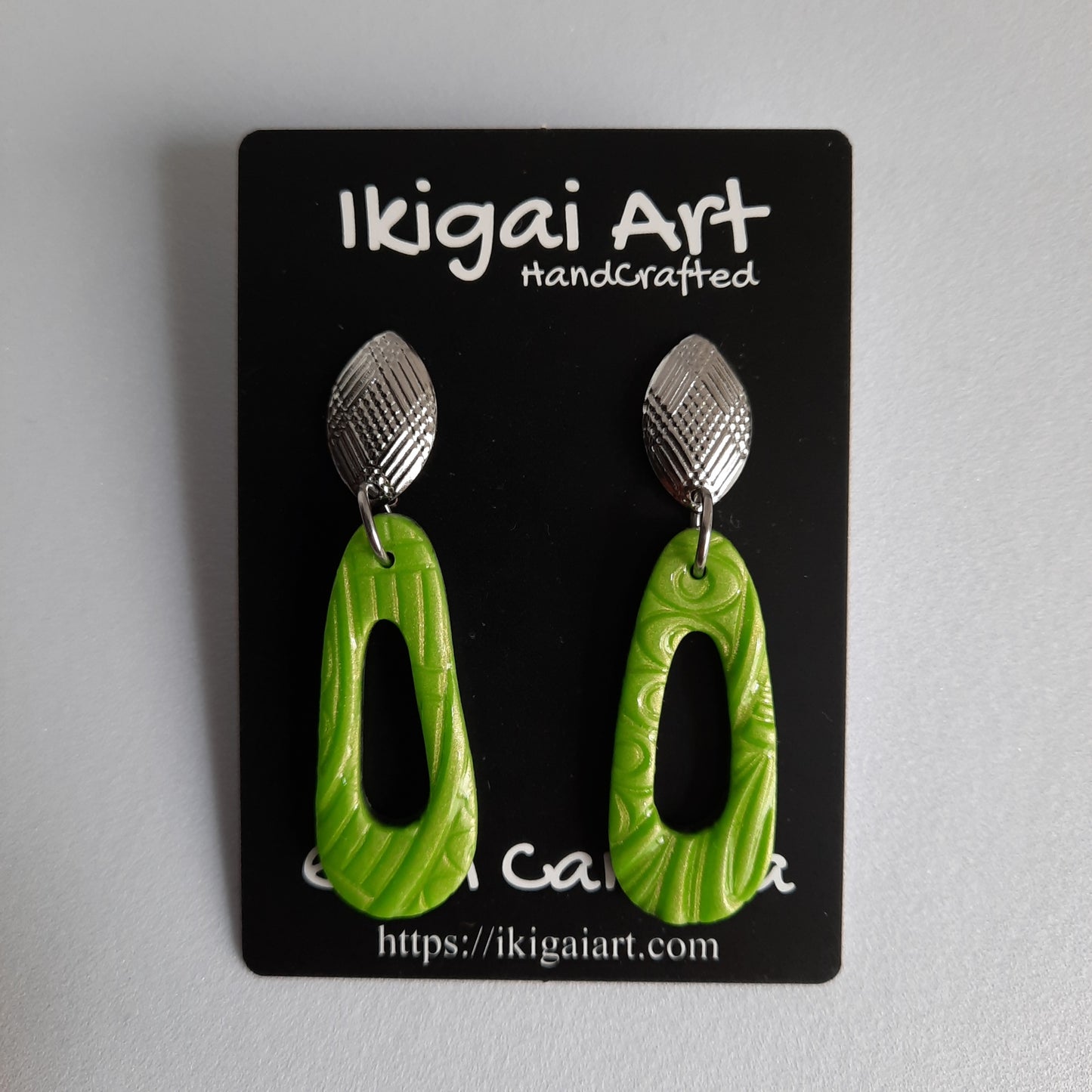 Pendientes Fantasy Verde con Base Acero
