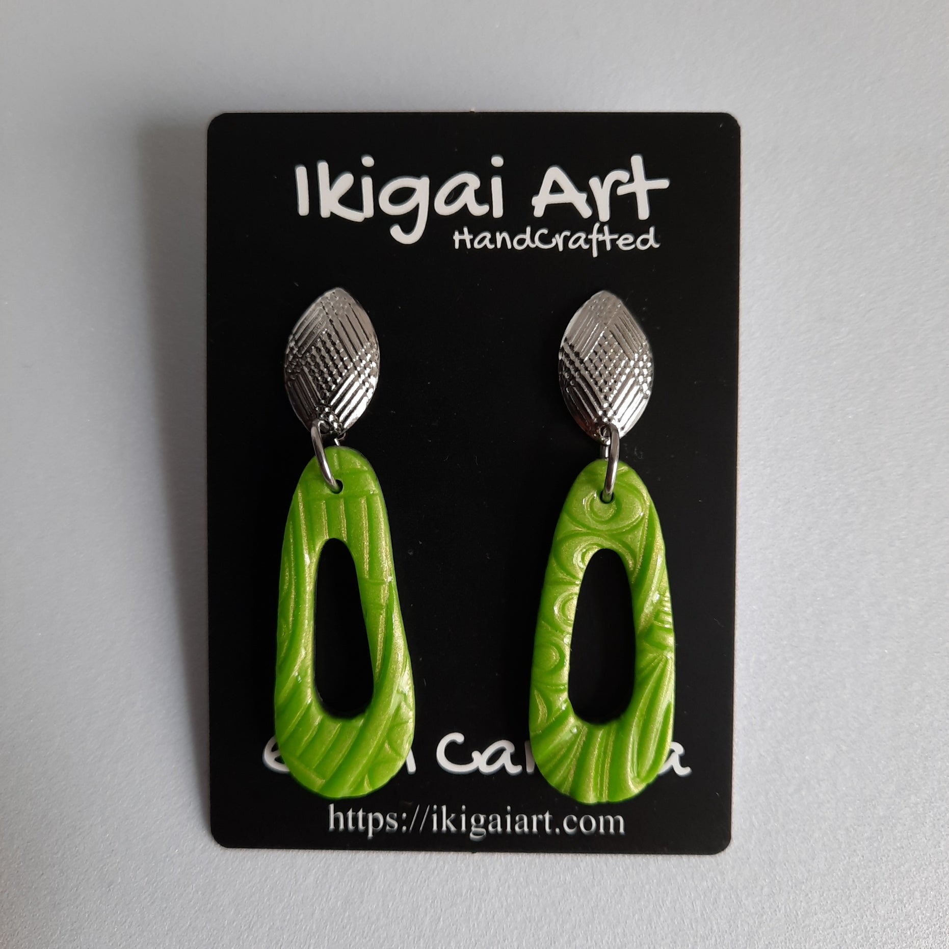 Pendientes Fantasy Verde con Base Acero