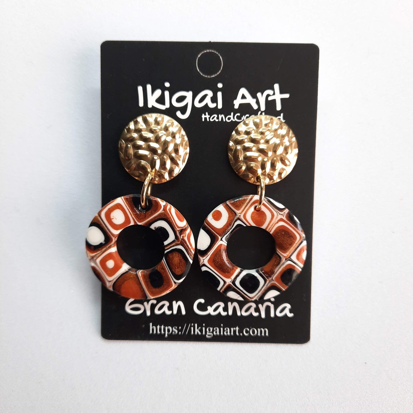 Pendientes Redondo Naranja Negro Blanco con Base Acero Dorada