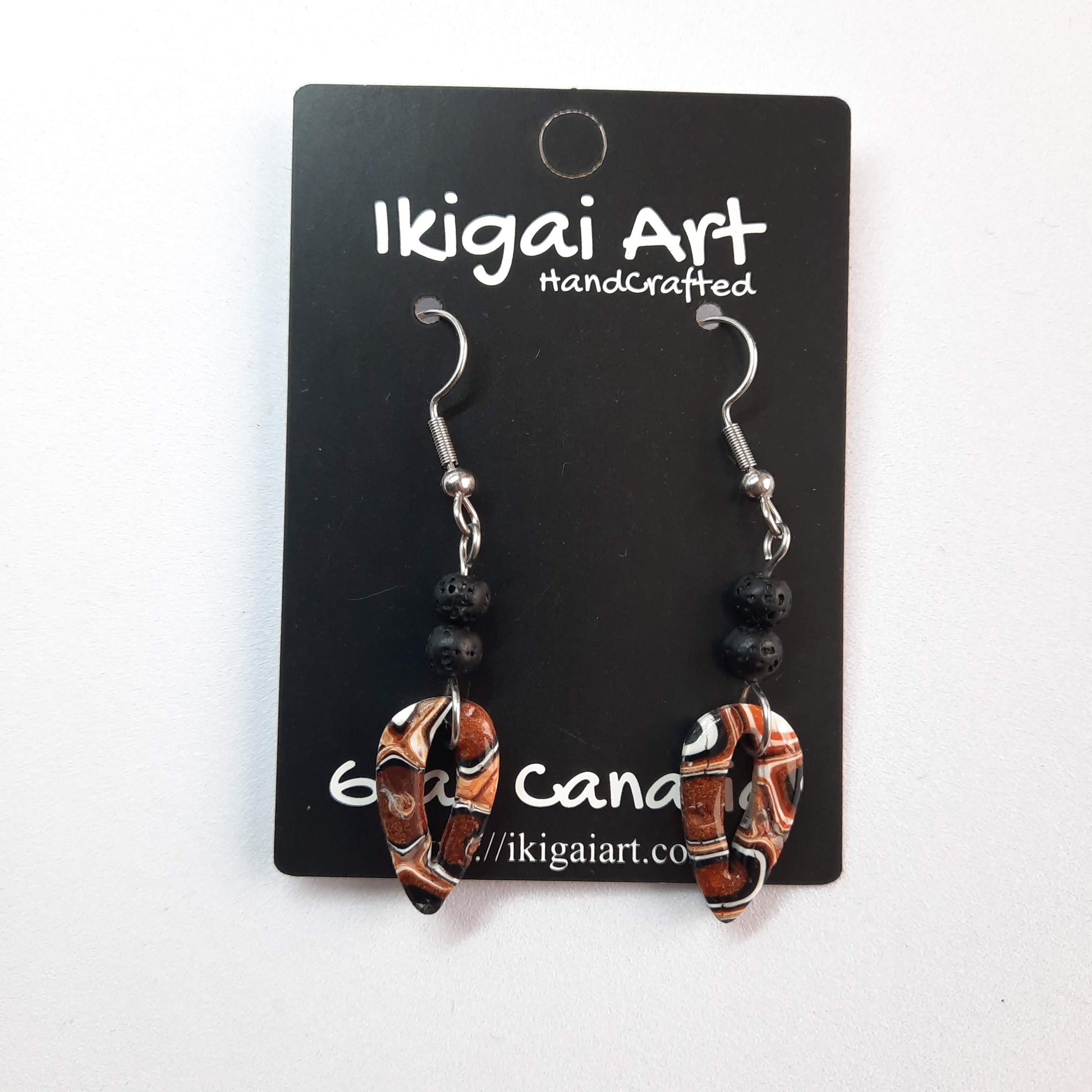 Pendientes Fantasy Naranja Negro Blanco con Ganchos Acero y Bolitas de Lava
