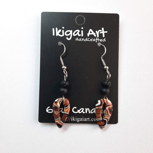 Pendientes Fantasy Naranja Negro Blanco con Ganchos Acero y Bolitas de Lava