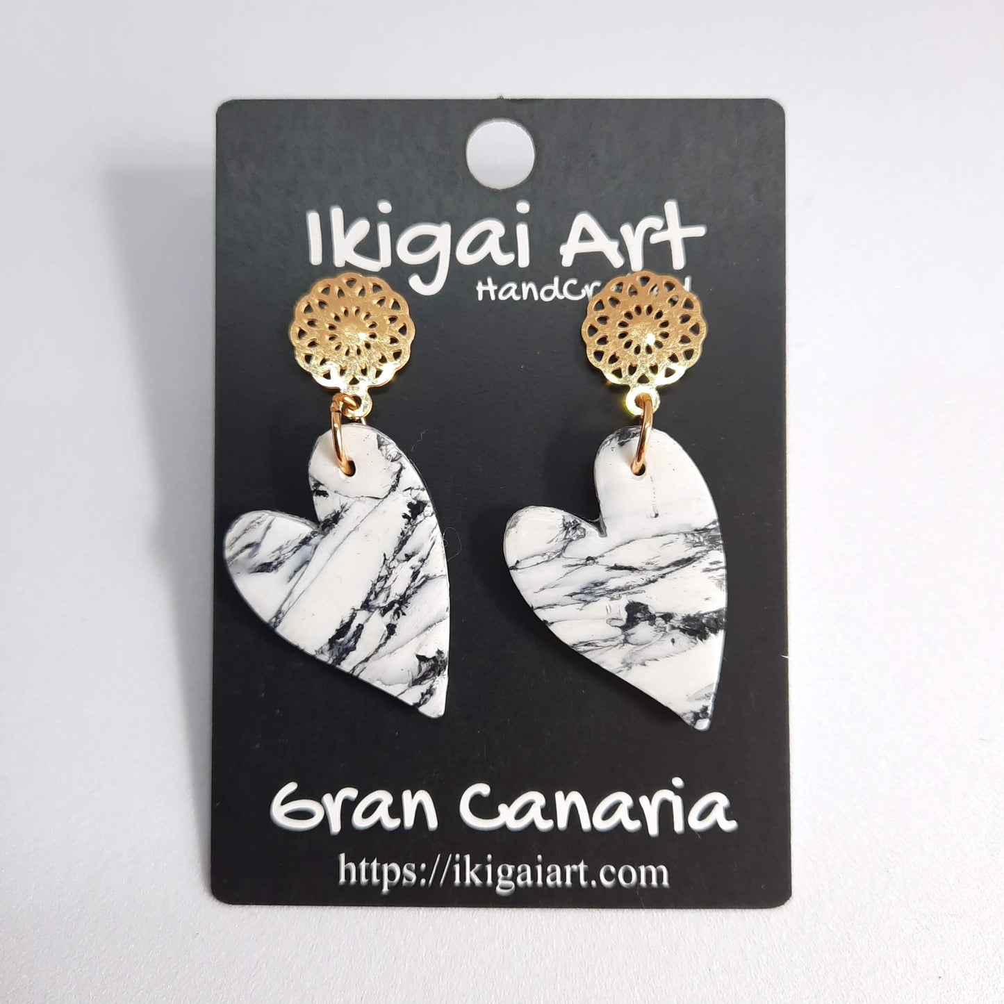 Pendientes Corazón Blanco Mármol con Base Dorada