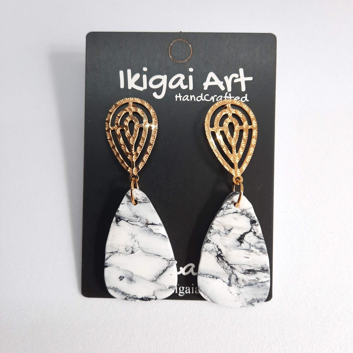 Pendientes Fantasy Blanco Mármol con Base Dorada