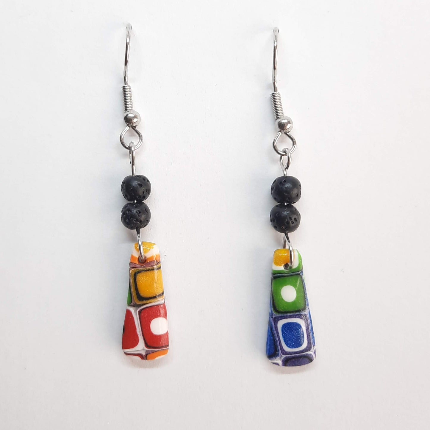 Pendientes Trapecio Arcoíris con Gancho Acero y Bolitas de Lava