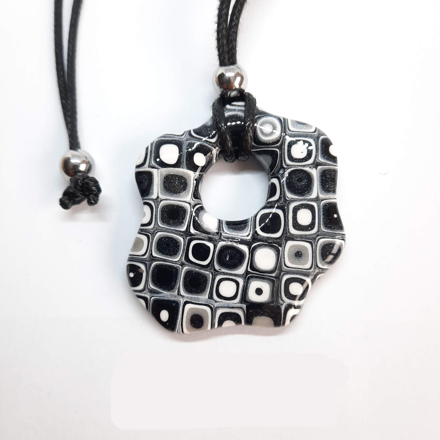 Colgante Fantasy Negro Blanco grande