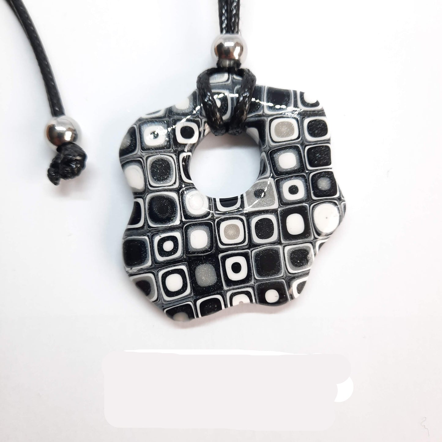Colgante Fantasy Negro Blanco grande