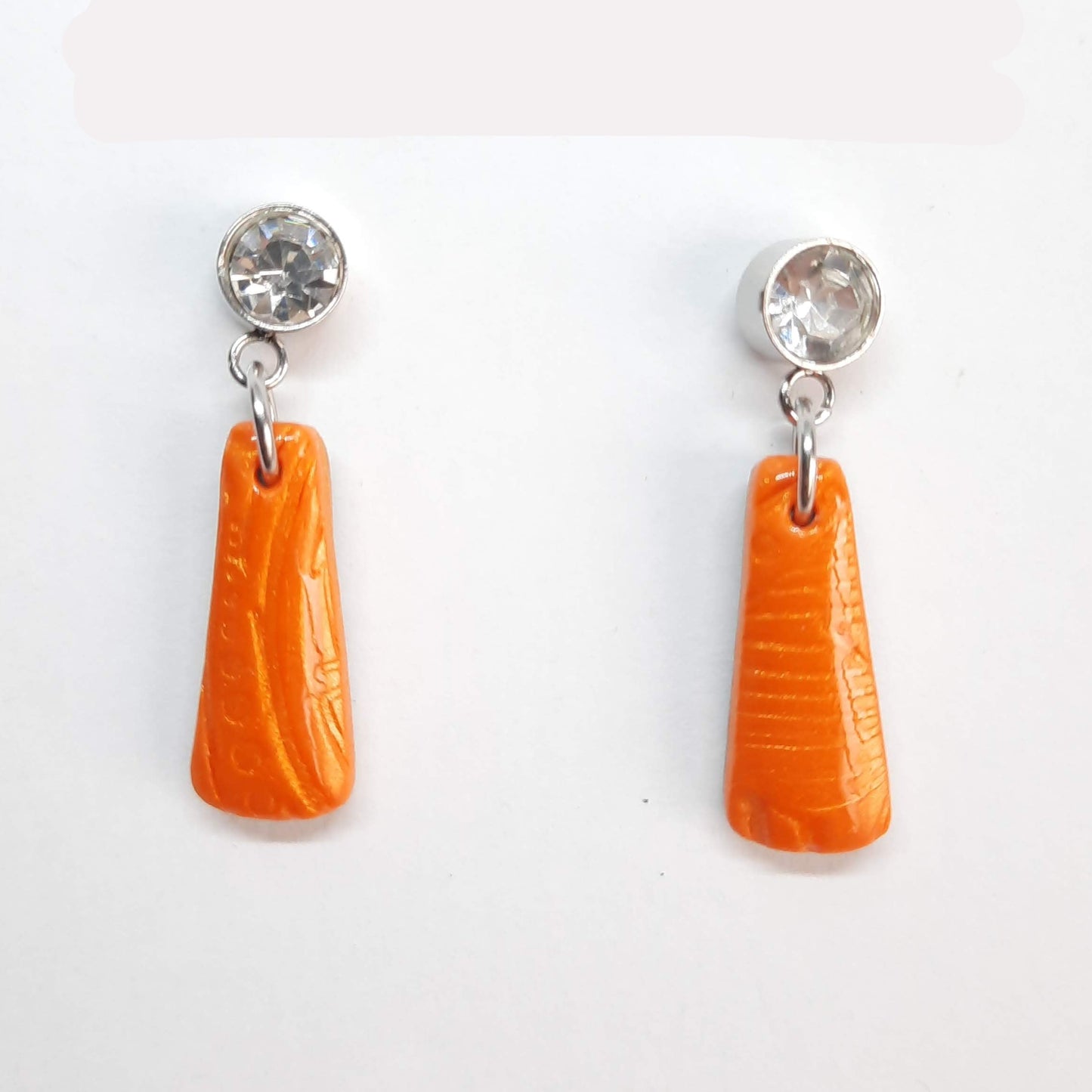 Pendientes Trapecio Naranja con Base Acero y Strass