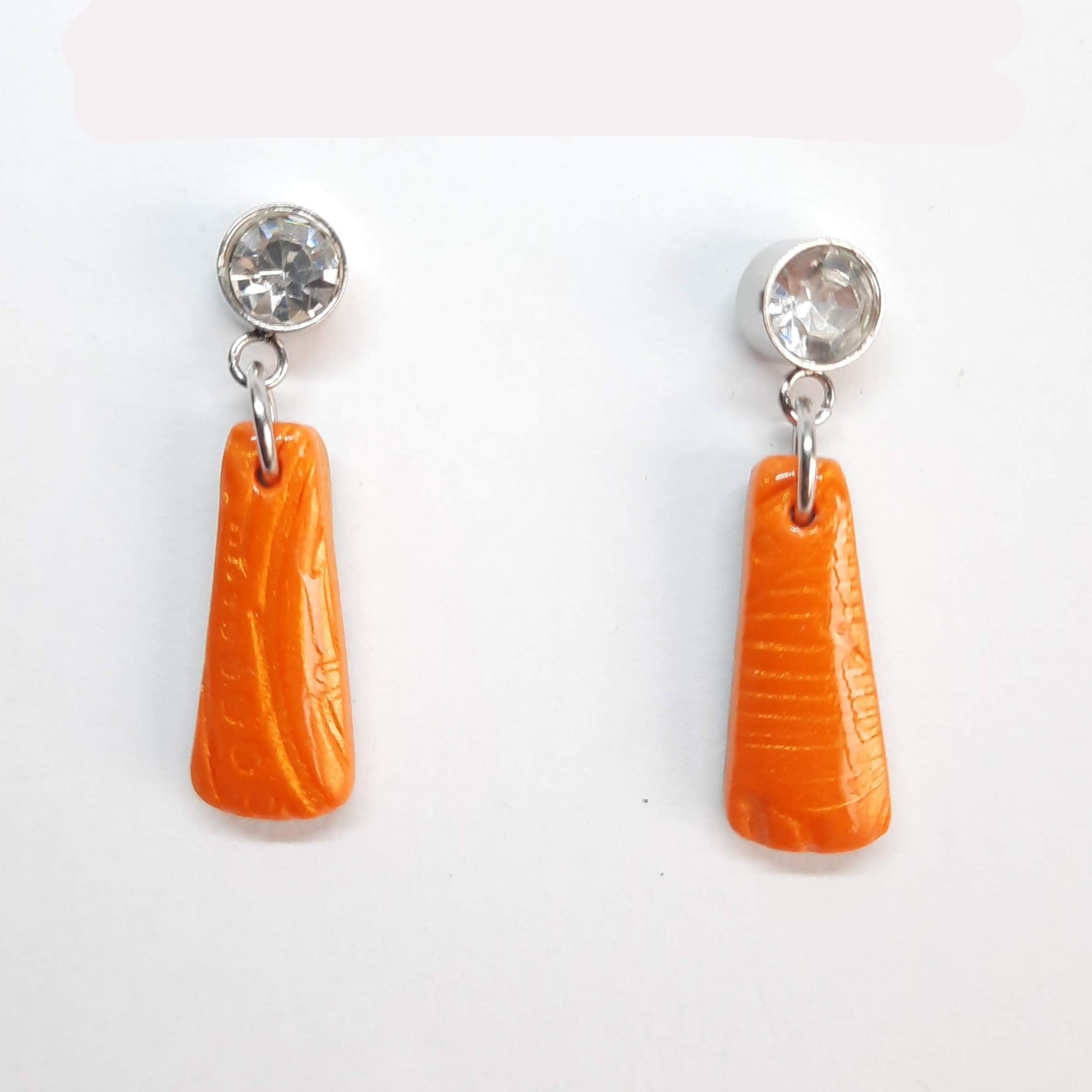 Pendientes Trapecio Naranja con Base Acero y Strass