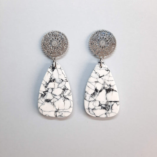 Pendientes Amor Blanco Mármol con Base Acero