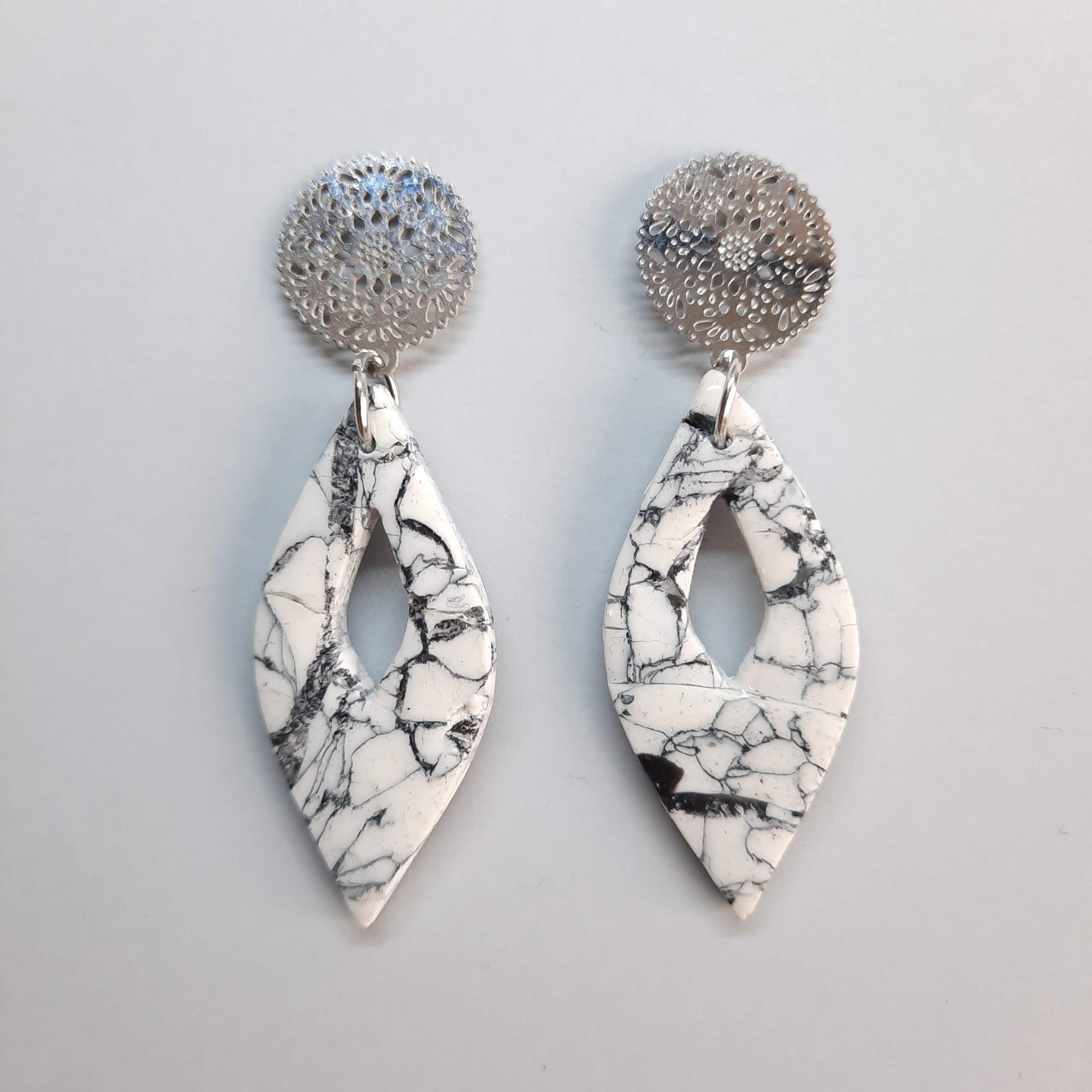 Pendientes Fantasy Blanco Mármol con Base Acero