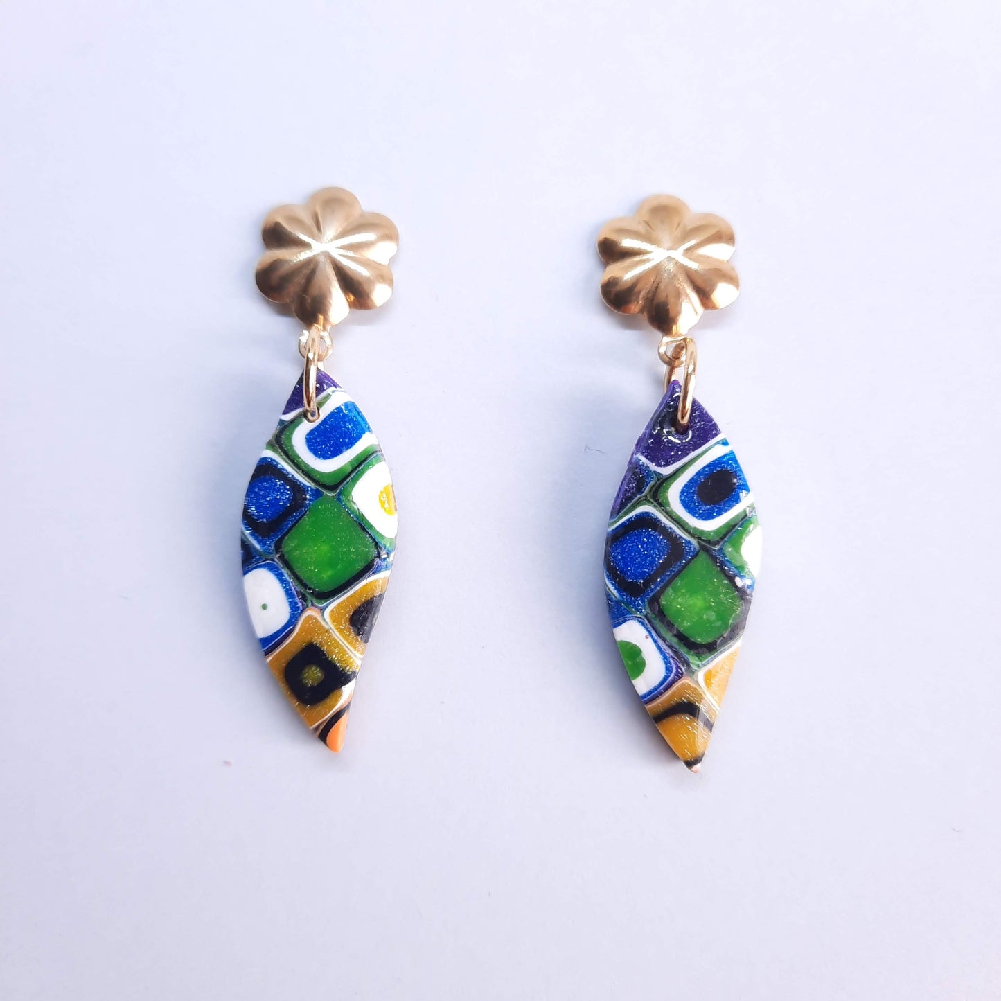 Pendientes Fantasy Arcoíris con Base Dorada