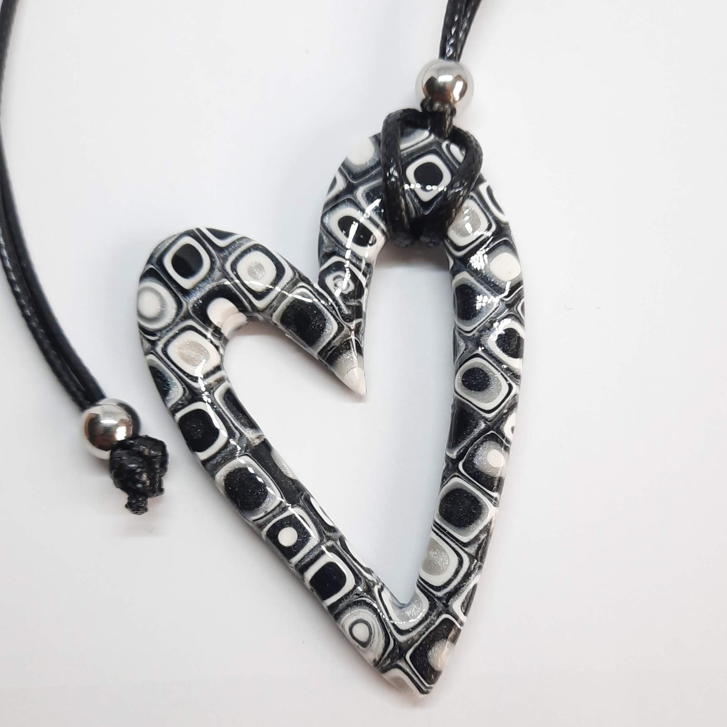 Colgante Corazón Hueco Grande Negro Blanco