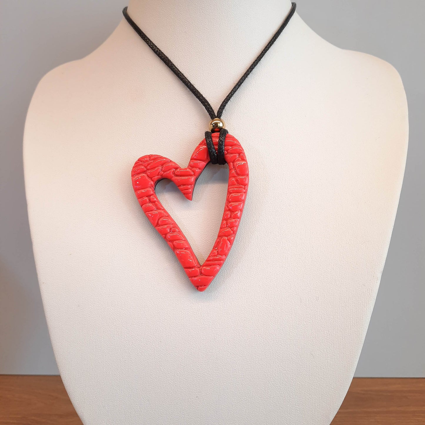 Colgante Corazón Hueco Grande Rosa Neon