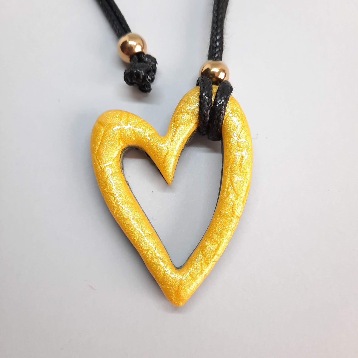 Colgante Corazón Hueco Mediano Amarillo