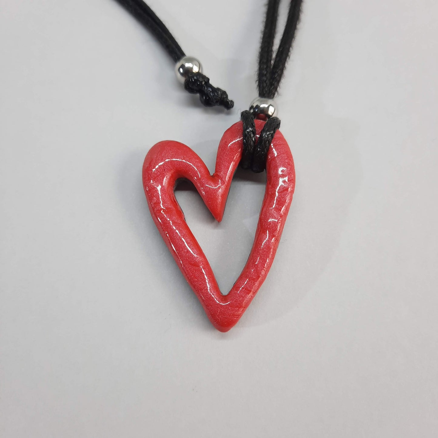 Colgante Corazón Hueco Pequeño Rojo