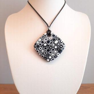 Colgante Cuadrado Grande Negro Blanco