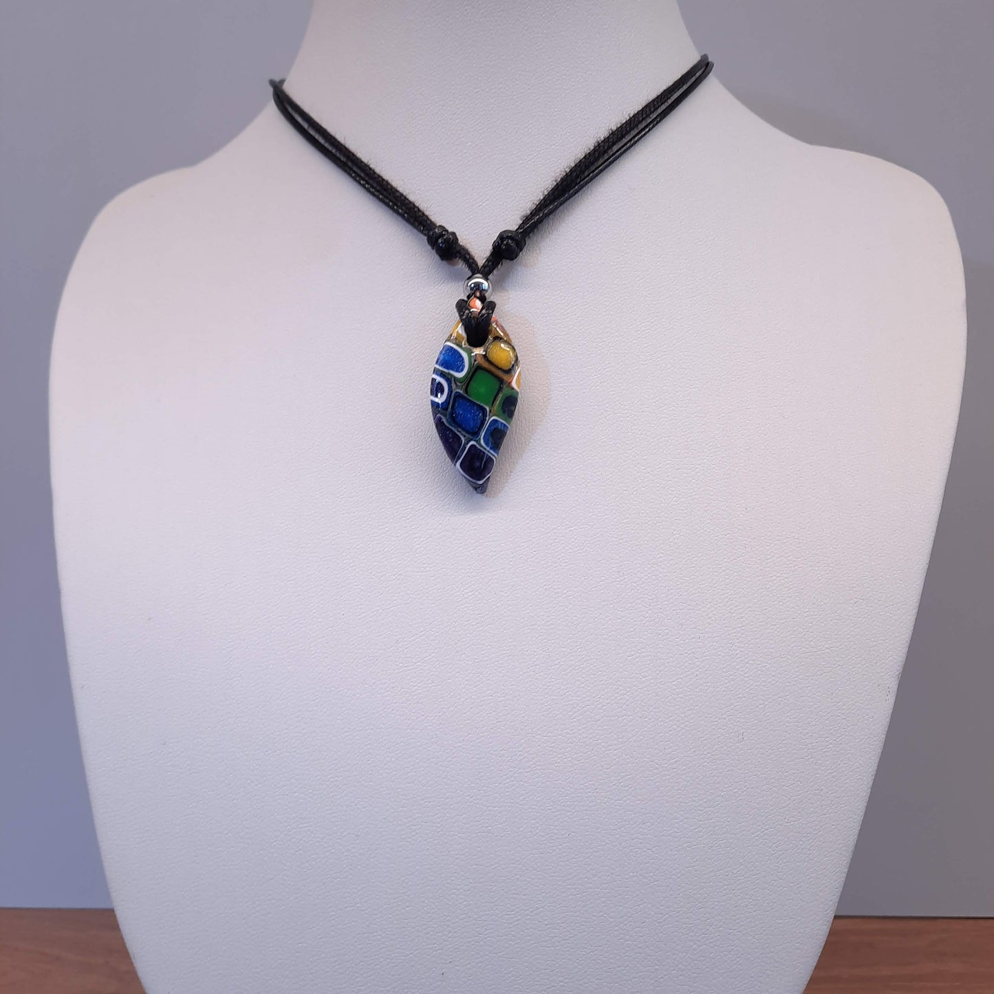 Gargantilla Con Colgante Barcelona Arcoíris