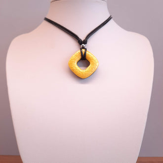 Gargantilla Con Colgante Canarias Amarillo