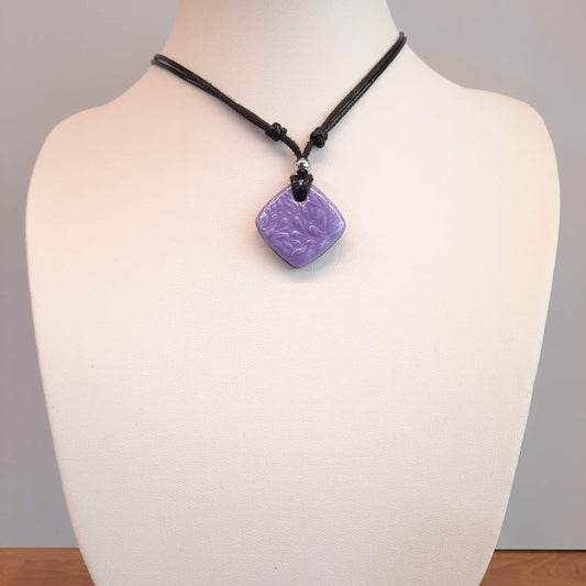 Gargantilla Con Colgante Cuadrado Lila