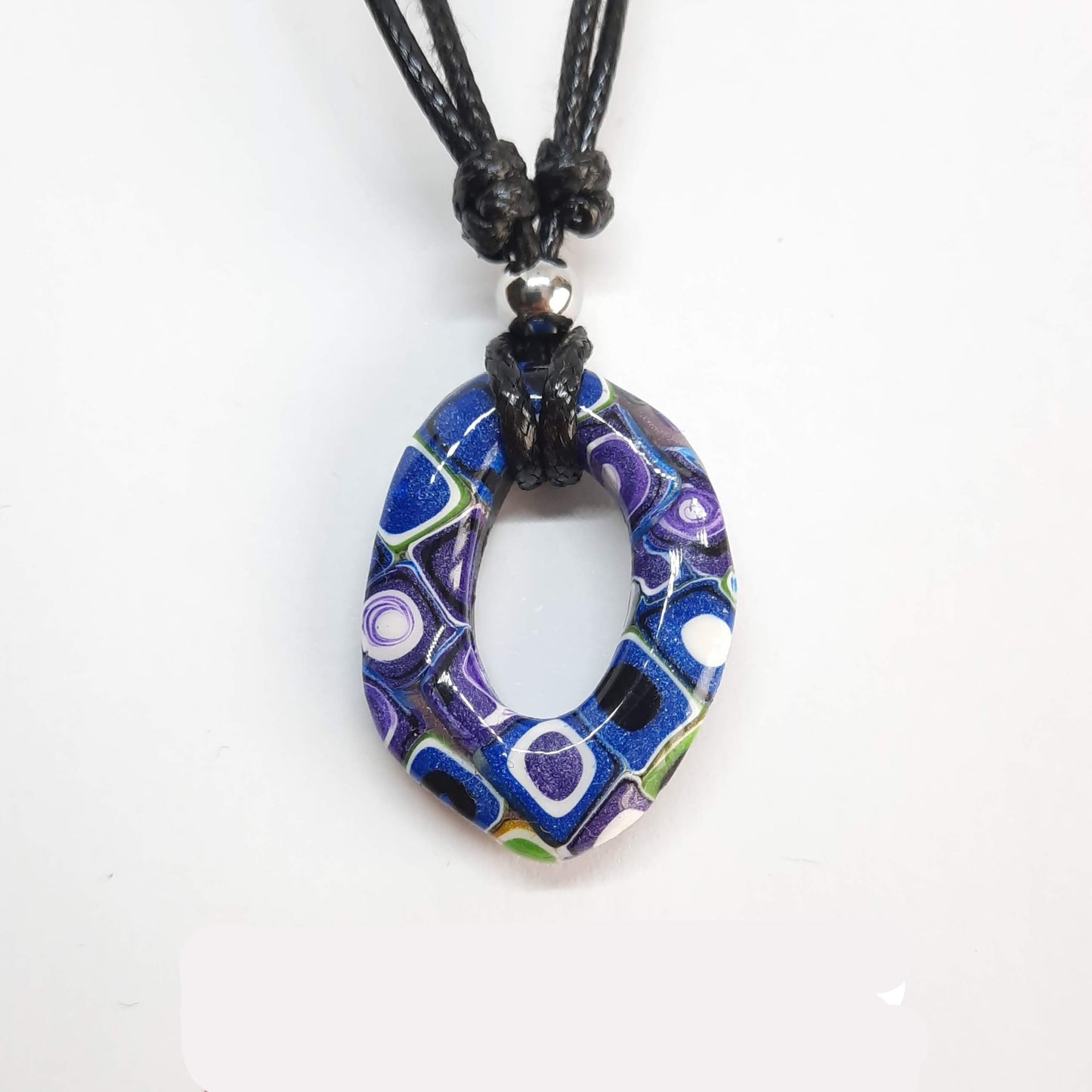 Gargantilla Con Colgante Ovalado Arcoíris