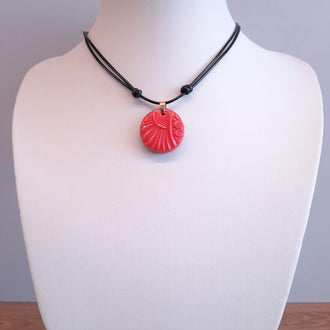 Gargantilla Con Colgante Redondo Rojo