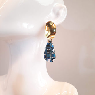 Pendientes Amor Pasión Azul Con Base Dorada