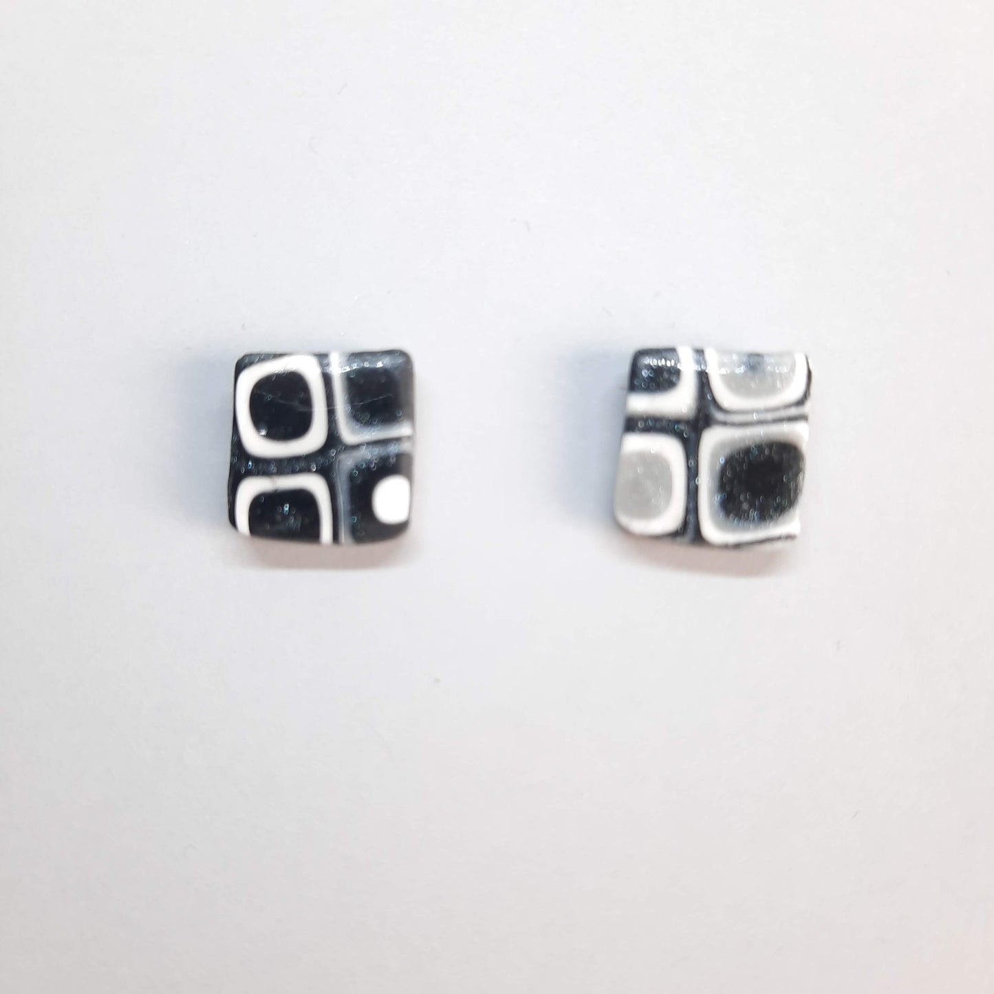 Pendientes Botón Cuadrados Negro Blanco