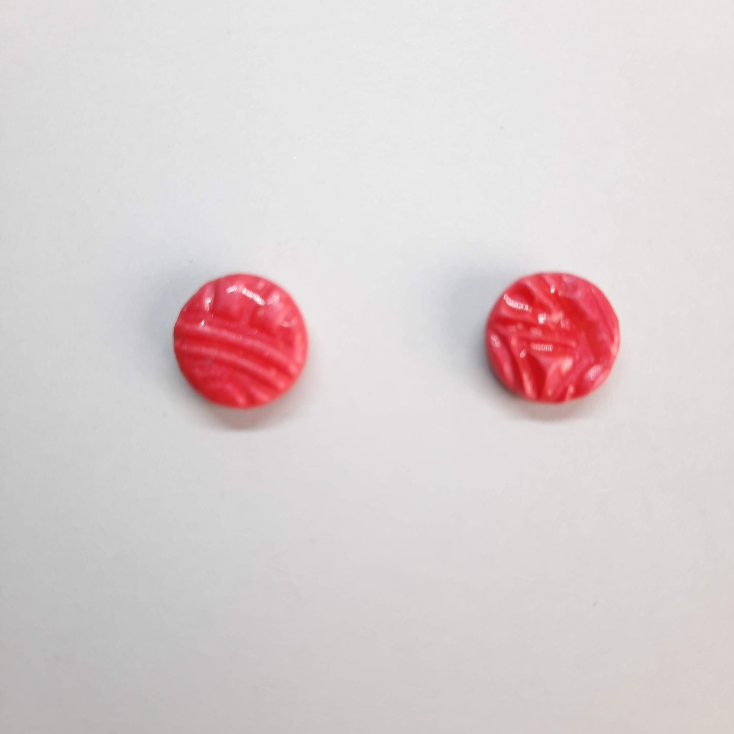 Pendientes Botón Redondos Medianos Rojos