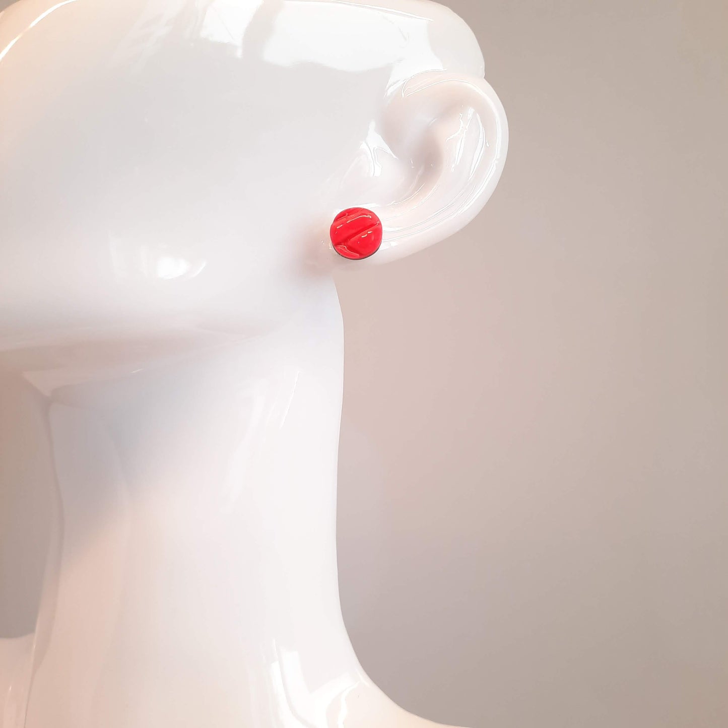 Pendientes Botón Redondo Pequeños Rosa Neon