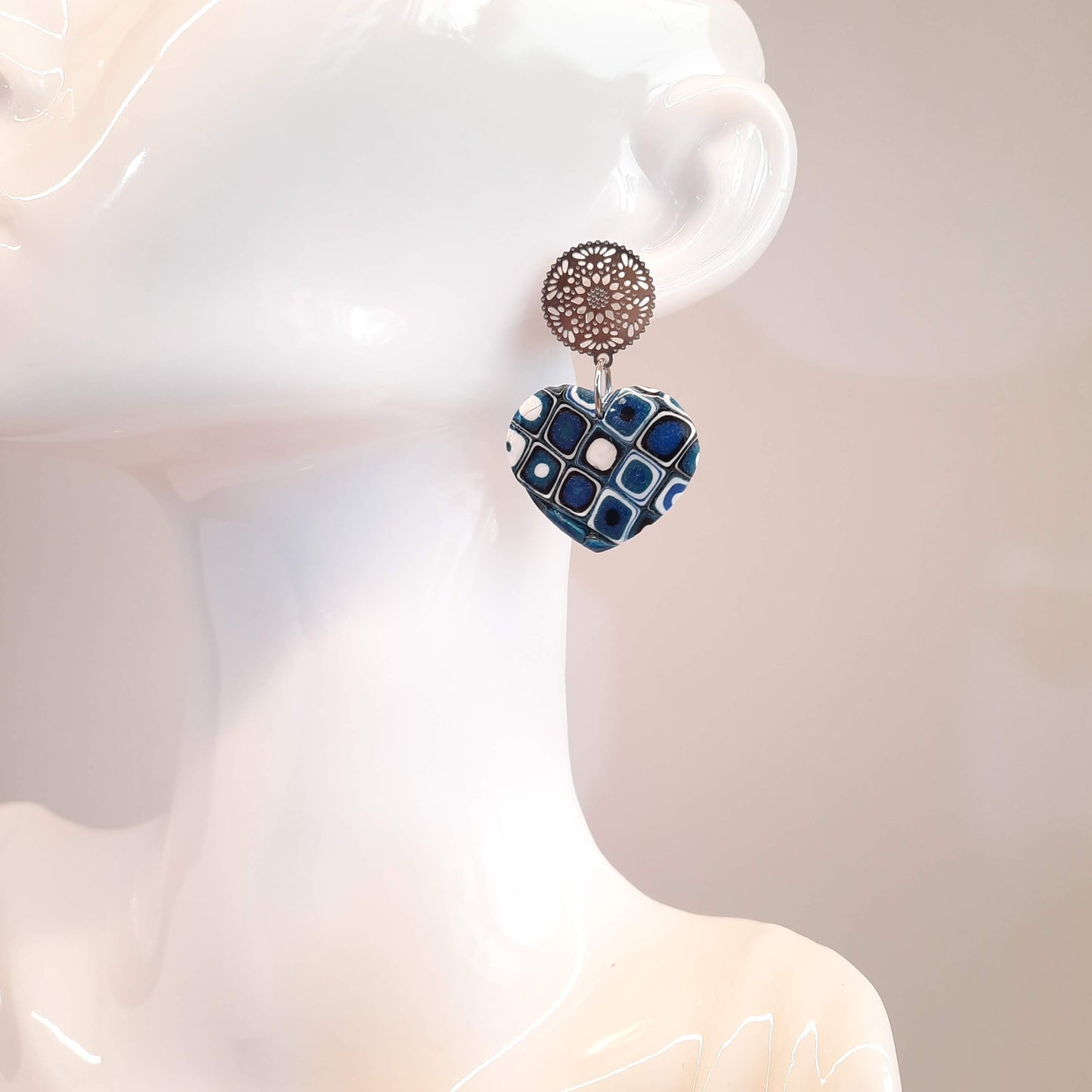 Pendientes Corazón Ancho Grandes Pasión Azul Con Base Plateada