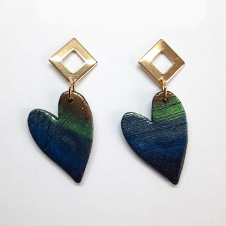 Pendientes Corazón Pleno Labradorita Azul con Base Dorada