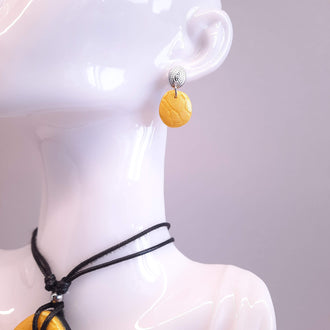 Pendientes Dalia Amarillos con Base Acero