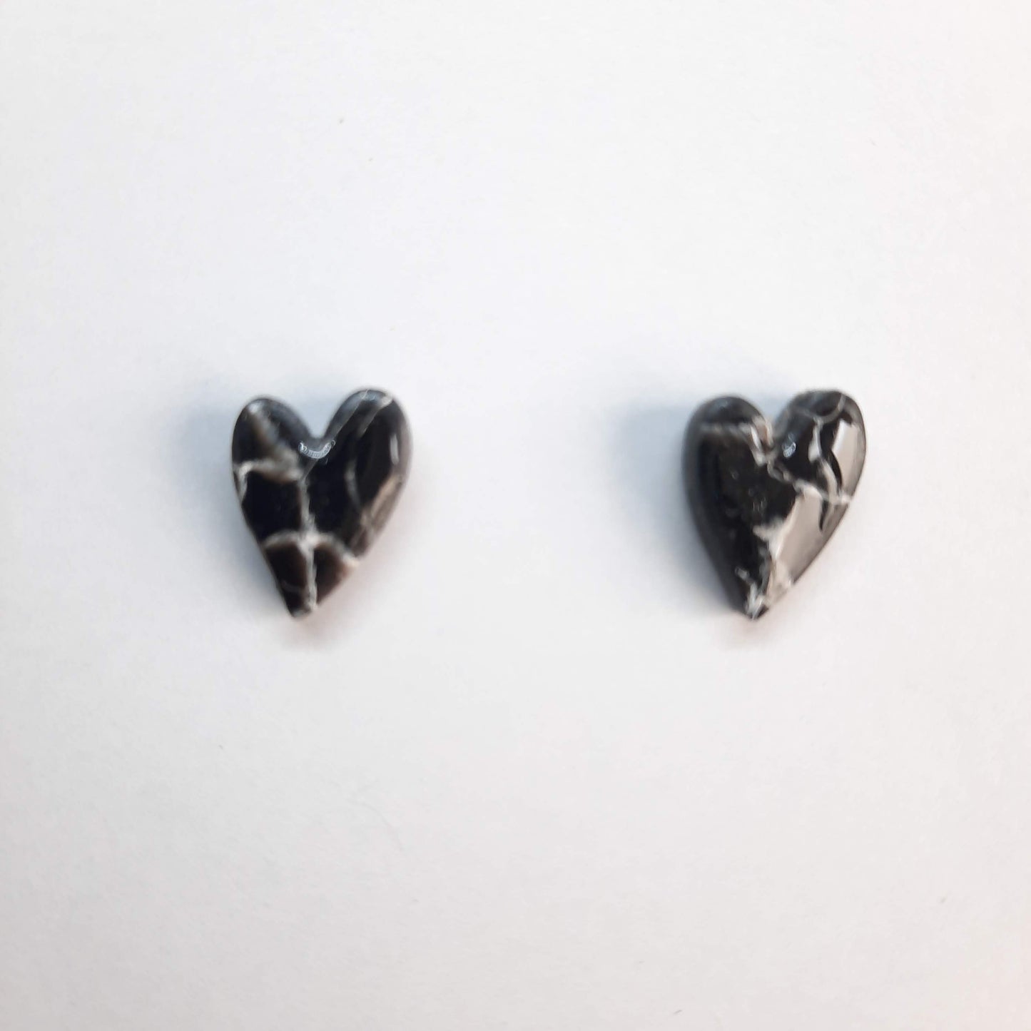 Pendientes Botón Corazón Pleno Negro Mármol