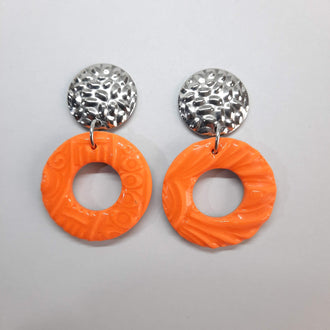 Pendientes Donut Naranja con Base Plateada