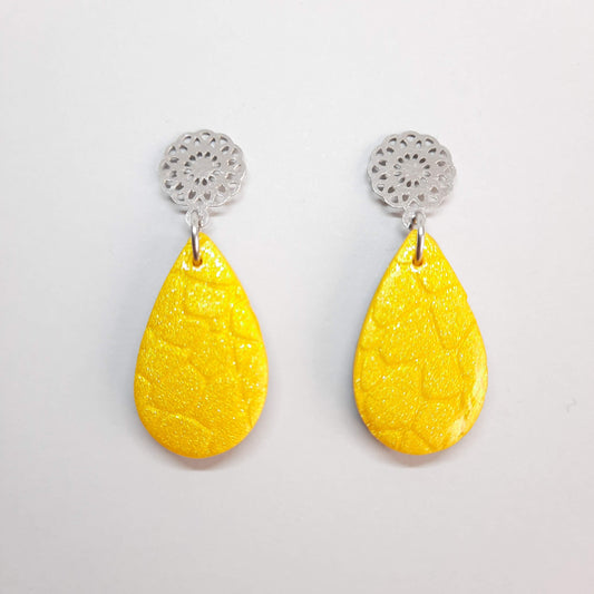 Pendientes Gota Medianos Amarillos con Base Acero