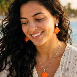Pendientes India Naranja con Base Plateada