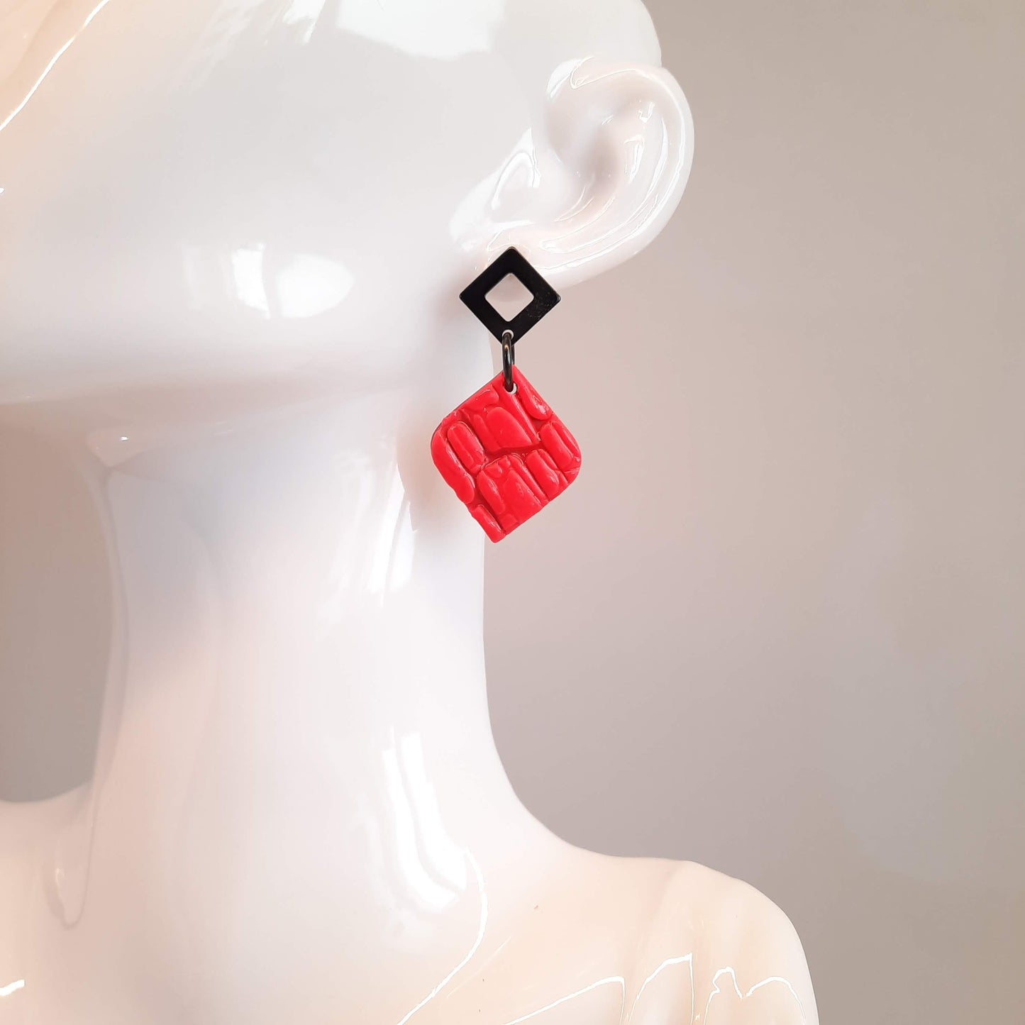 Pendientes India Medianos Con Base Negra