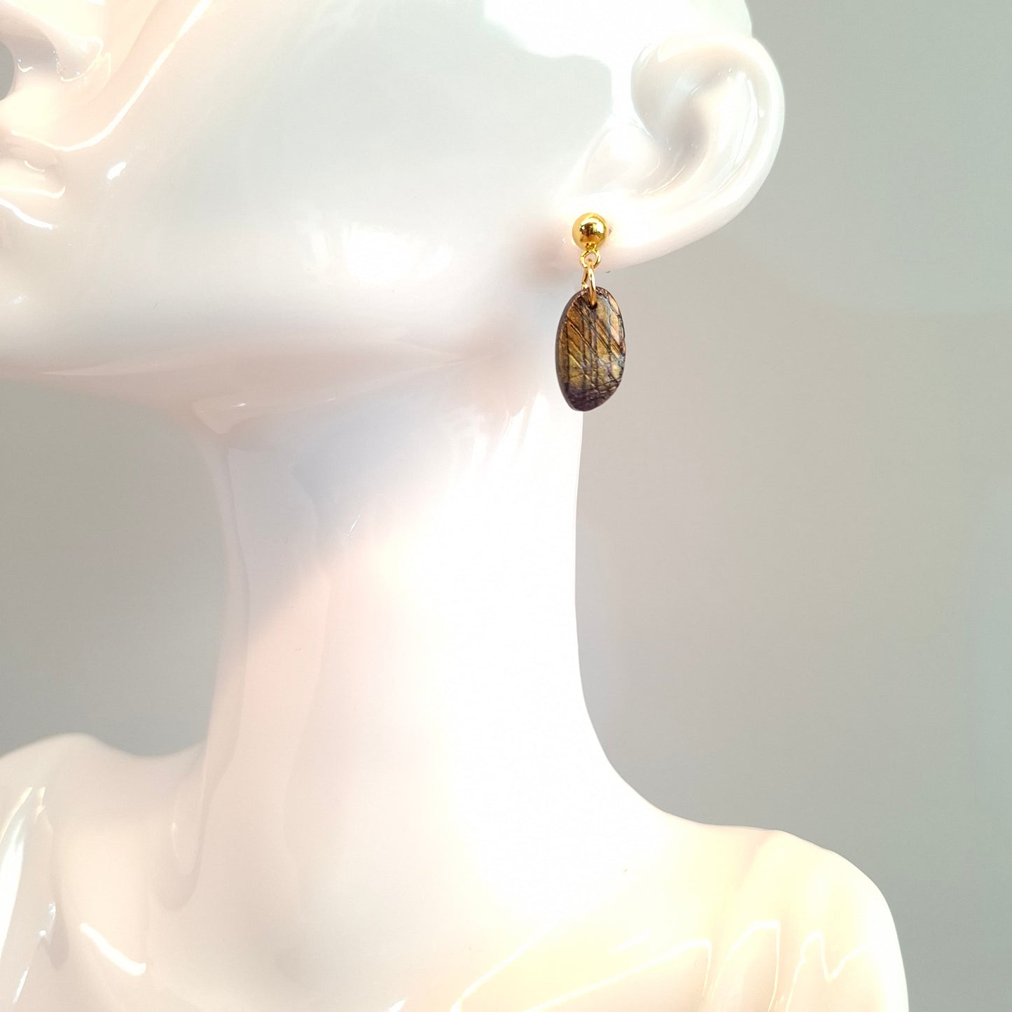 Pendientes Iris Labradorita Violeta Con Base Dorada