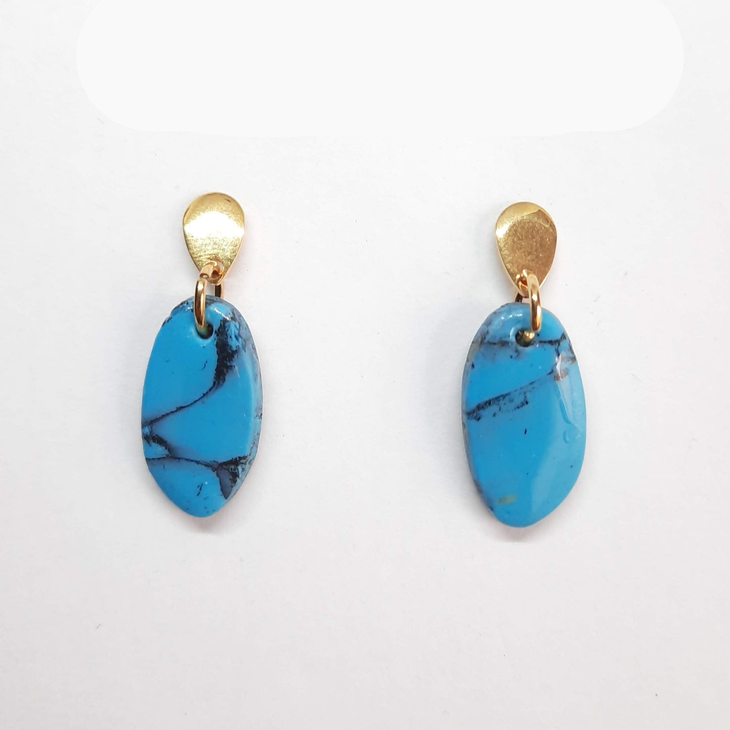 Pendientes Iris Turquesa con Base Dorada