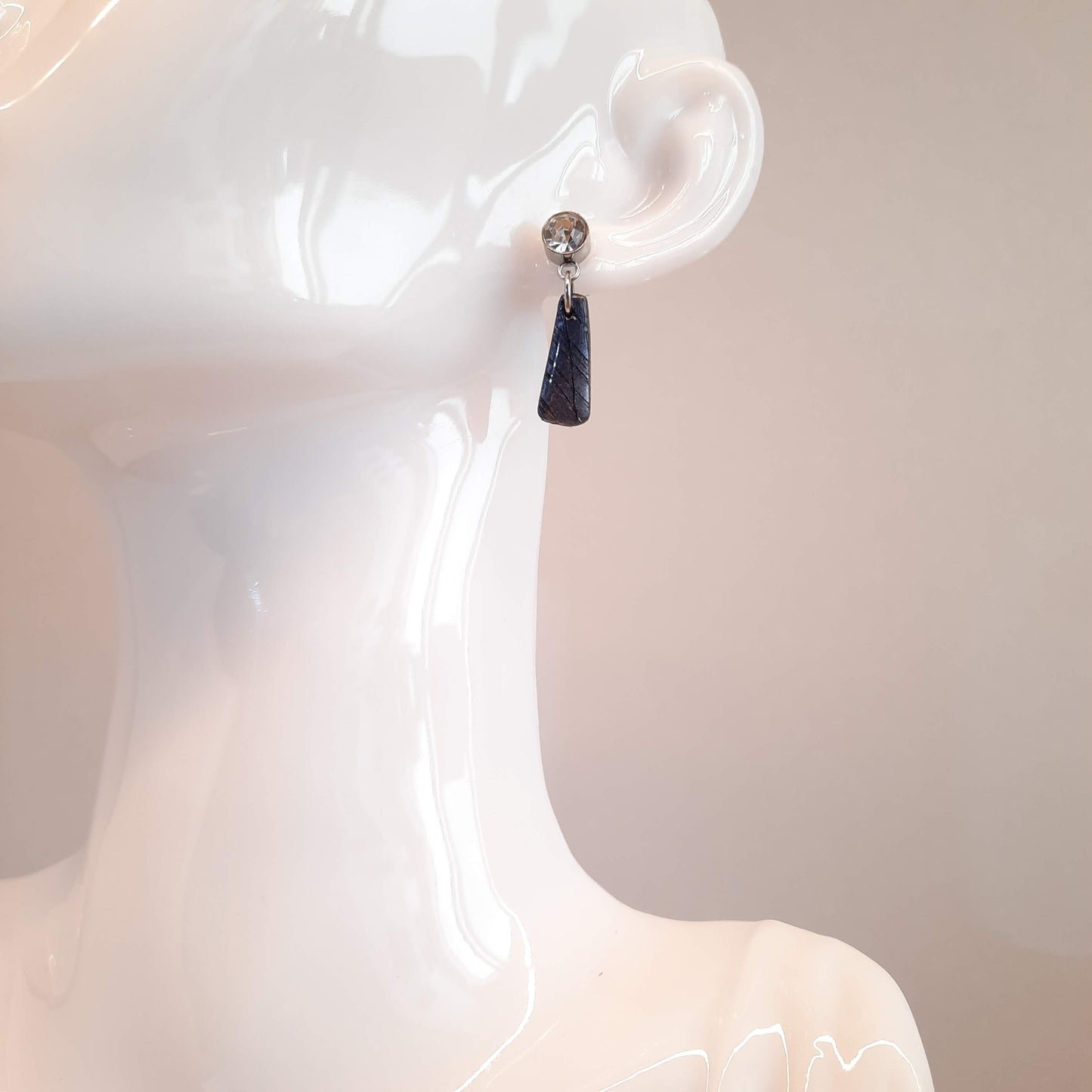 Pendientes Trapecio Labradorita Violeta con Base Plateada y Strass