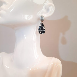 Pendientes Gota Medianos Negro Blanco con Base Acero
