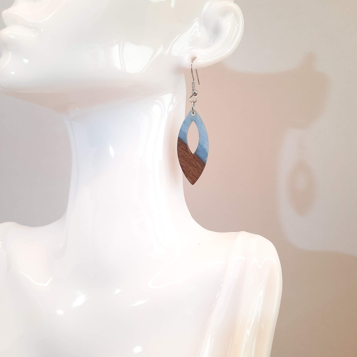 Pendientes Ovalados Azules Madera y Resina