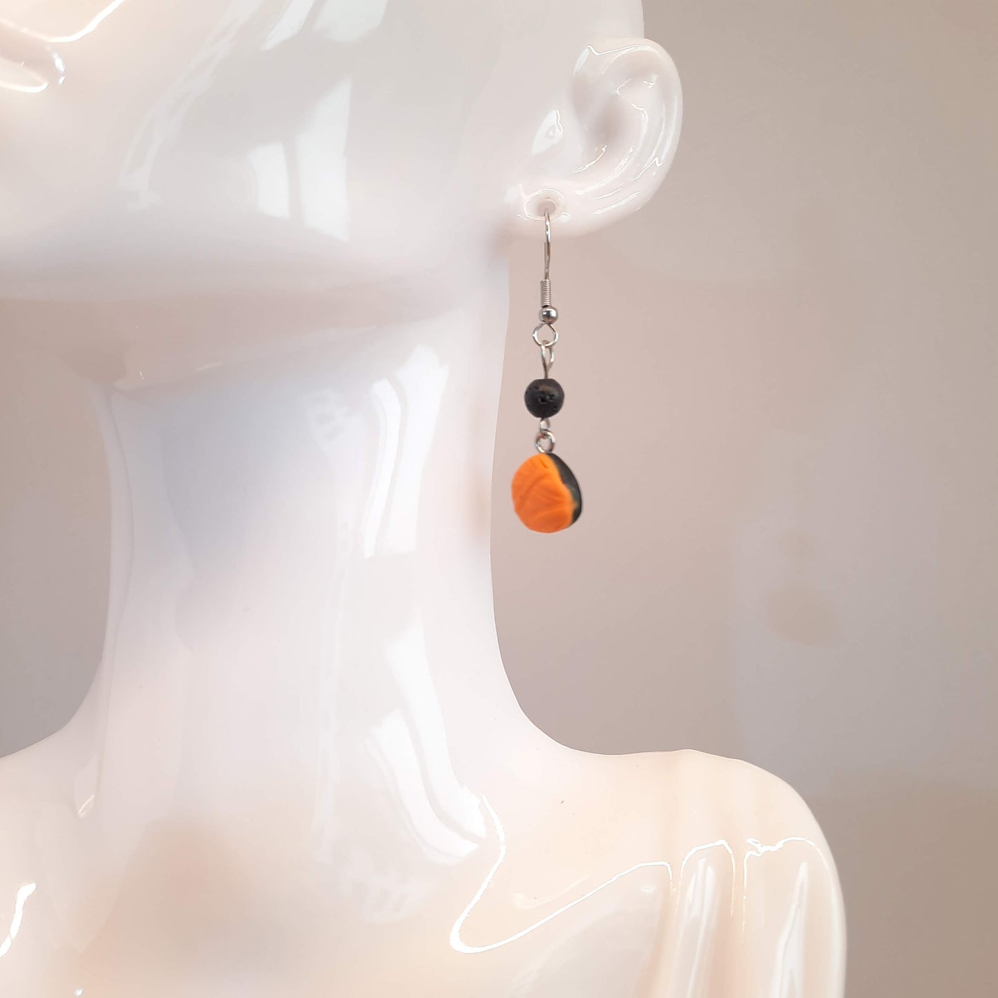 Pendientes Palma Naranja Con Bolitas De Lava