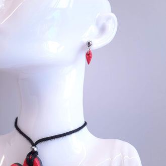 Pendientes Pequeñitos Rojos con Base Acero