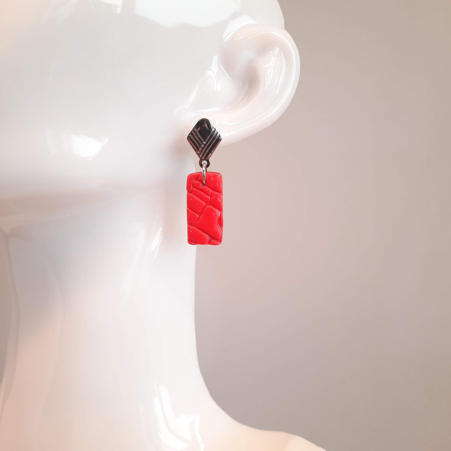 Pendientes Rectángulo Rosa Neón Con Base Plateada