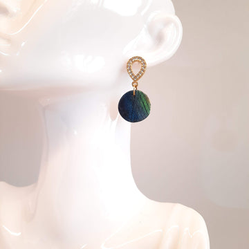 Pendientes Redondos Labradorita Azul con Base Dorada y Strass