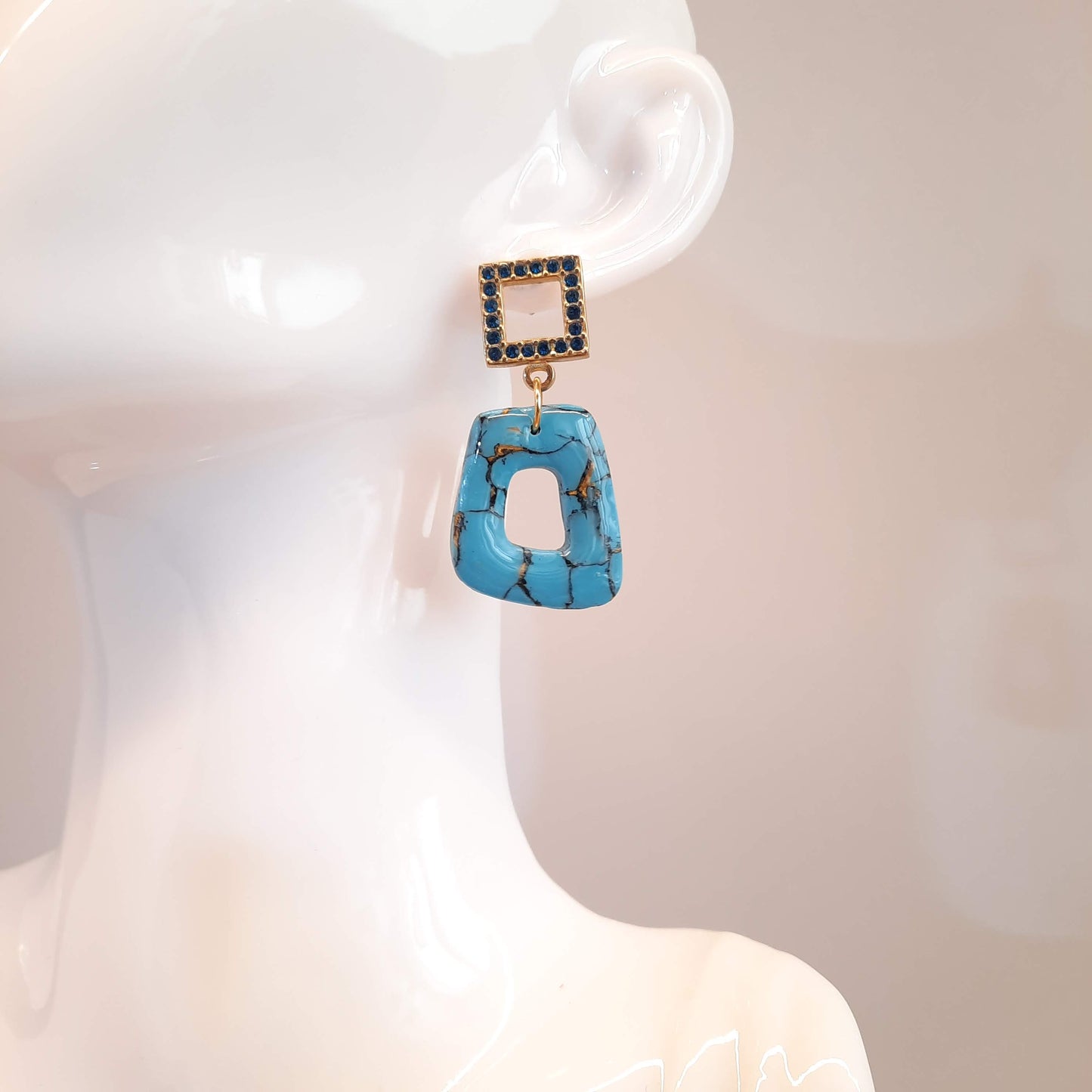 Pendientes Toledo Turquesa Con Base Dorada Y Strass