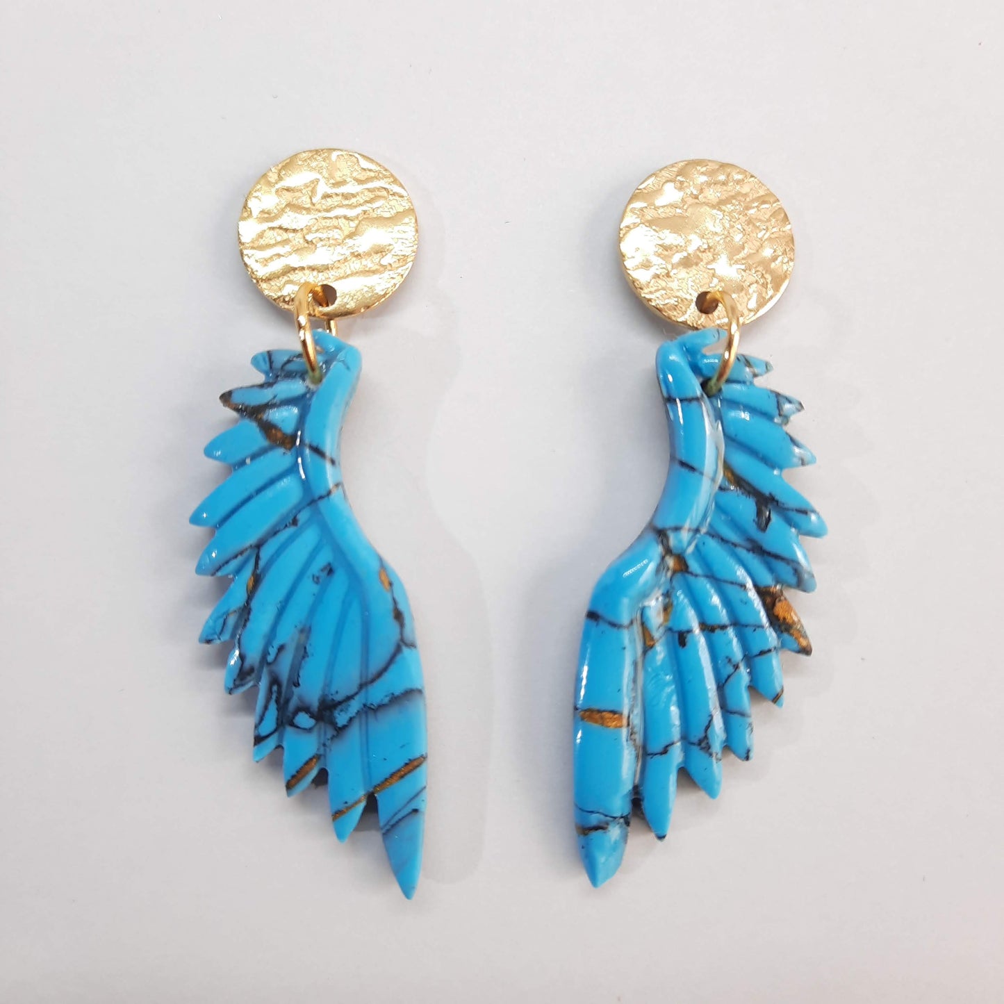 Pendientes Alas Turquesa con Base Dorada