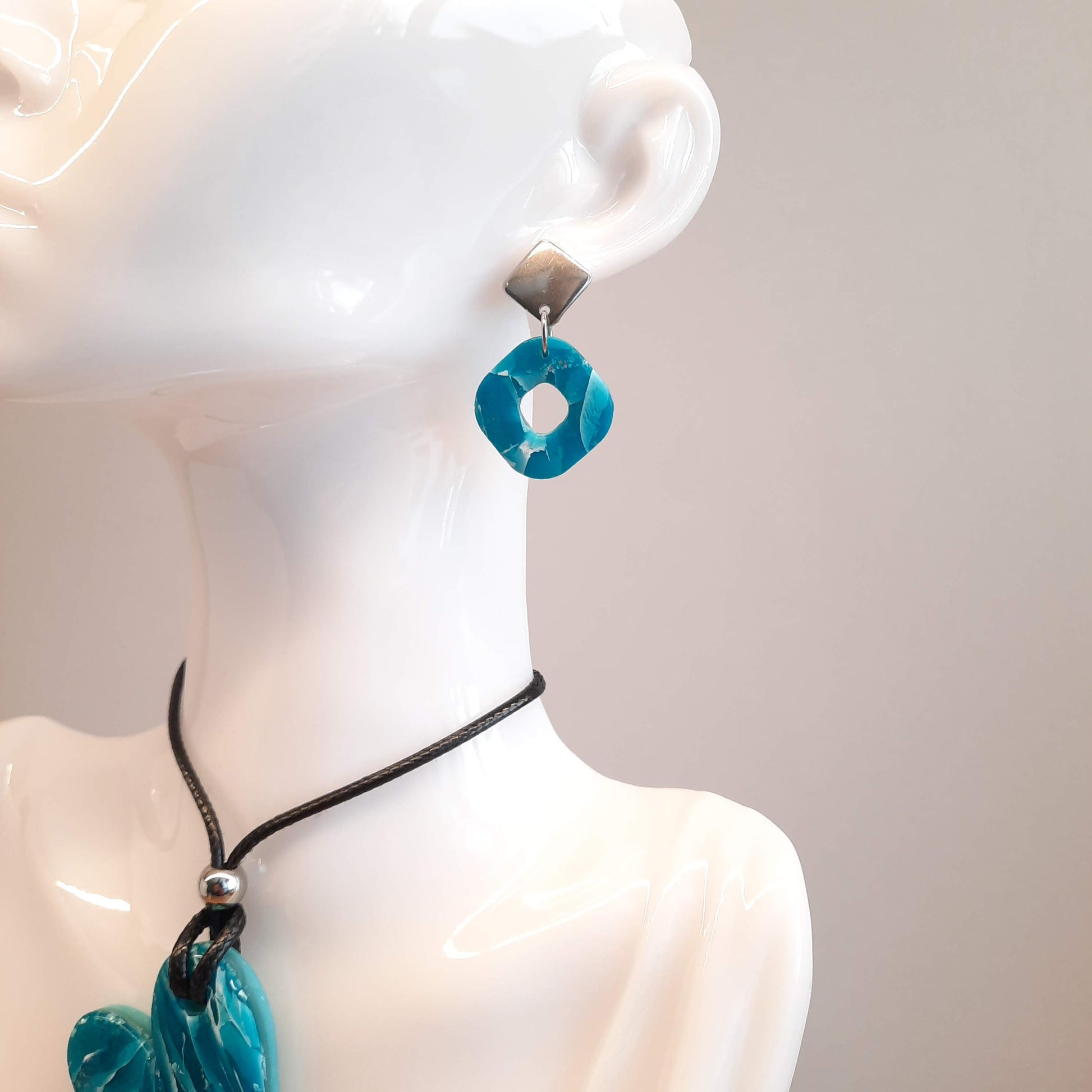 Pendientes Valencia Aguamarina con Base Acero