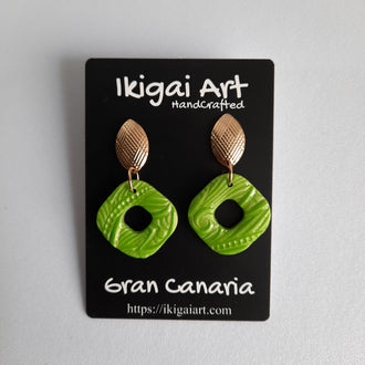 Pendientes Cuadrado Verde con Base Dorada